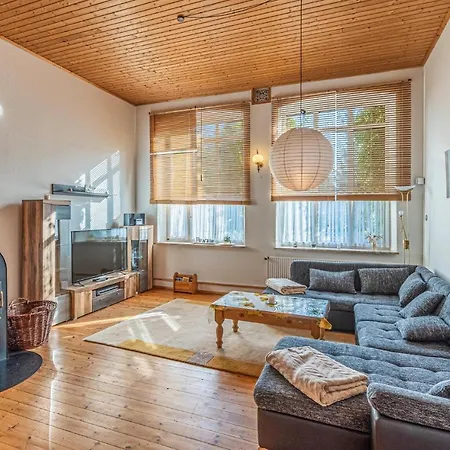 Apartment 2 Bedroom Stunning In *