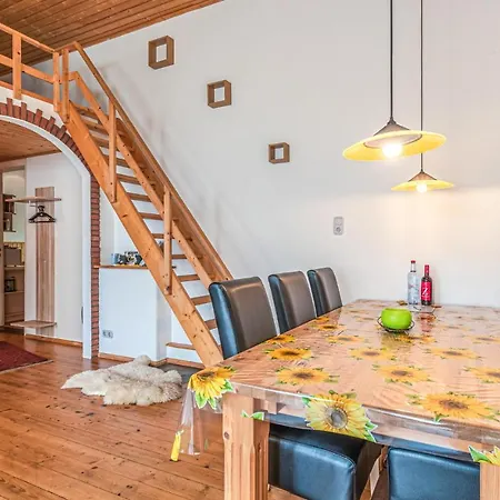 Apartment Lovely In
